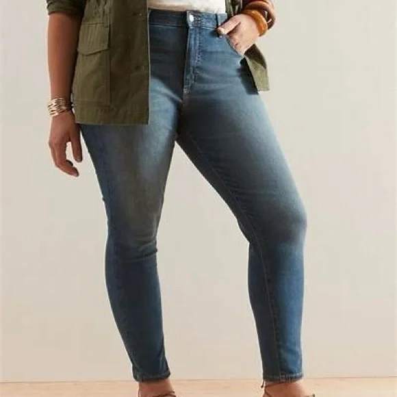 Banana Republic Curvy Mid Rise Skinny Jeans - Picture 5 of 16